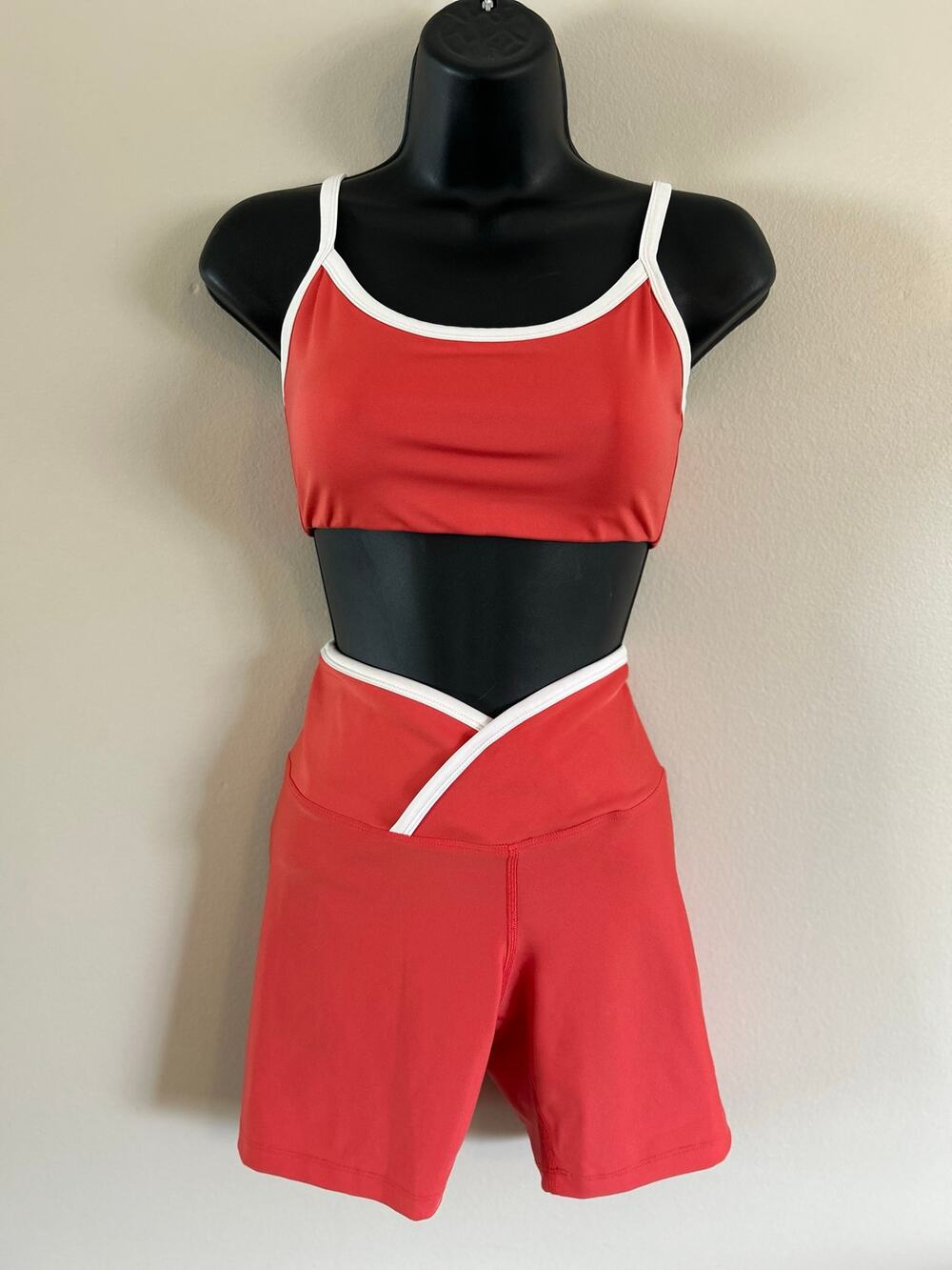 Year of Ours Red White Contrast Sports Bra Crossover Biker Shorts Set S
